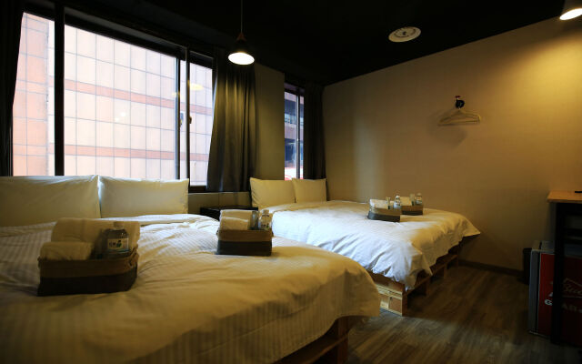 Nys Loft Hotel - Hostel