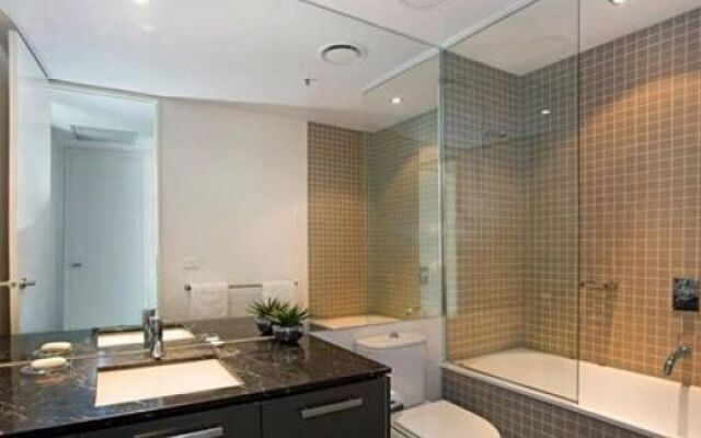 Astra Apartments - St Kilda Rd