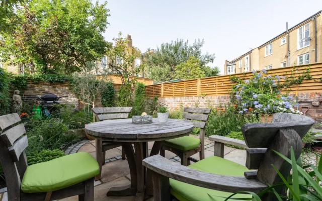 Willes Road II by Onefinestay