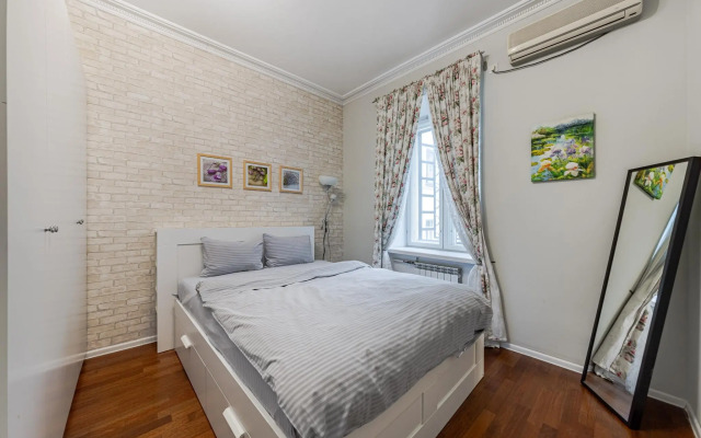 Smart Host на бульваре Страстной