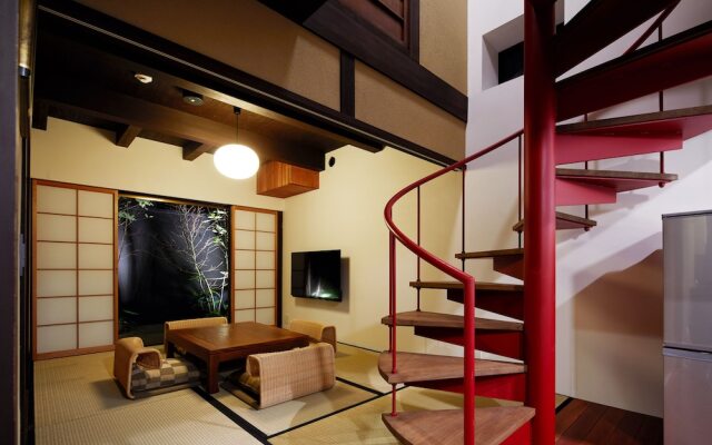 HANARE KYOTO Yasaka Mokusei-an