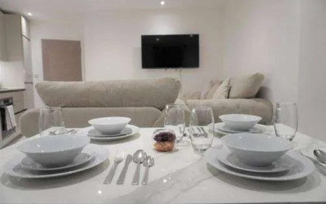 Queens Luxury Apartments