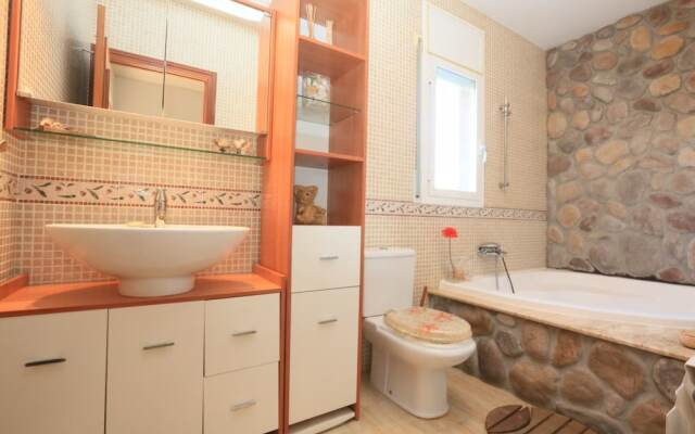 Villa Acogedora Para 8 Personas en Cambrils