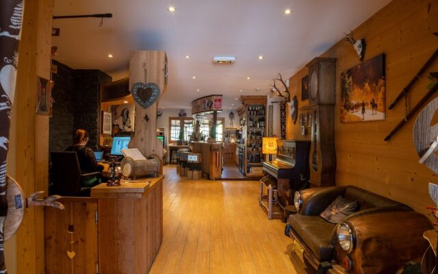 Montana Chalet Hotel
