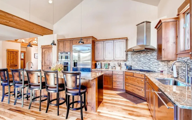 Riverwood 4 Bedroom Home by RedAwning