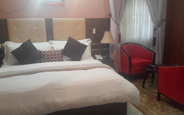 Inti's Royal Suite