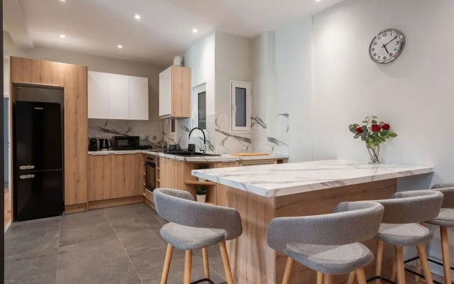 LIV - Cozy Urban Apartment in Pagrati