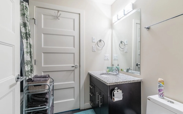 Simply Comfort. King's Wharf Apartments