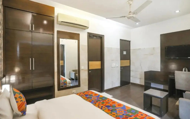 FabHotel Rivlet Residency
