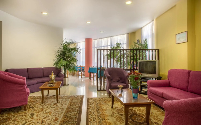 Nefeli Hotel