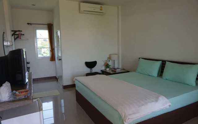 Thatphanom Place