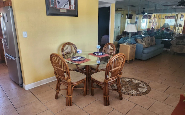 Silver Sands Motel