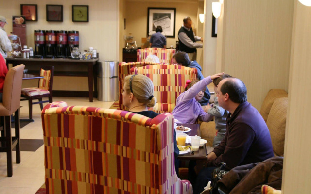 Hampton Inn & Suites-Knoxville/North I-75