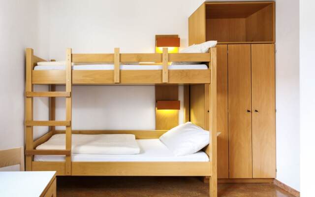 DJH Garmisch- Partenkirchen - Hostel