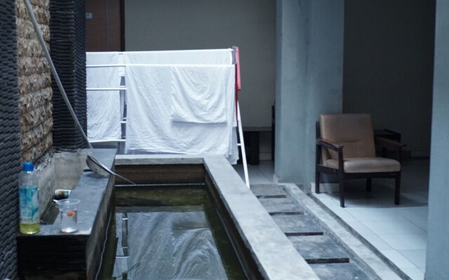 OYO 93343 Sukma Residence