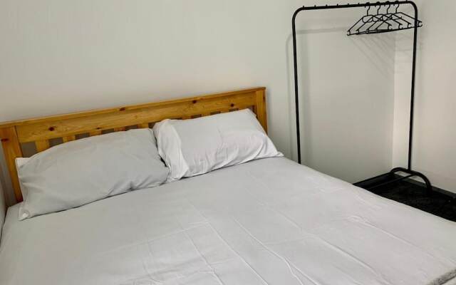 Stunning 5bed House in Birmingham Contractors Also