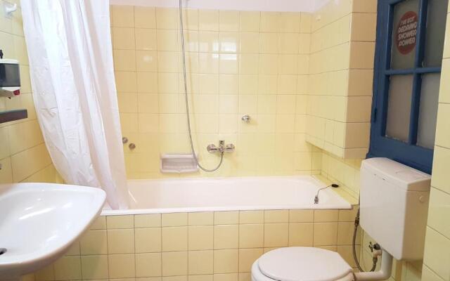 Errathens Aegean Apartment - Athens Center, 5 BD, 2 BATH