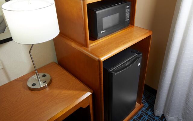 Fairfield Inn & Suites Cumberland