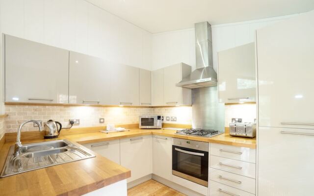 1 Streamside, Looe