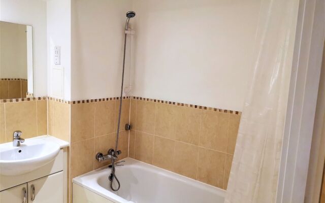 BookedUK - Home from Home Apartment