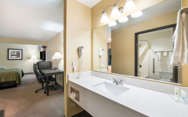 Comfort Suites Lake Geneva East