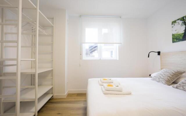 OLABIDE 2 by Smiling Rentals