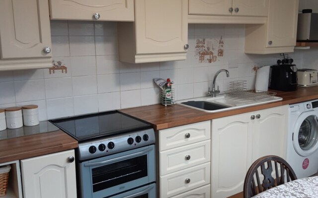 Stunning 3-bed Bungalow in Churchtown Southport