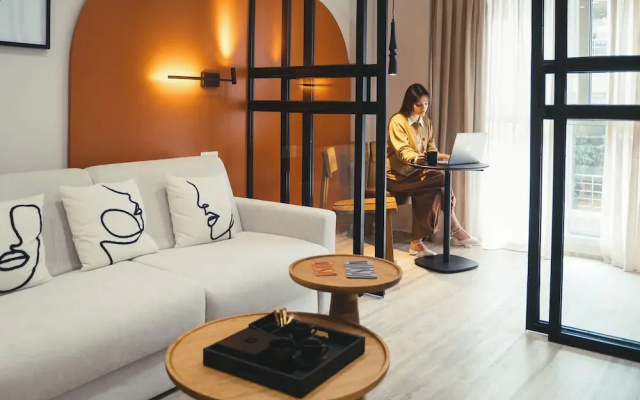 Finders Ermou Suites