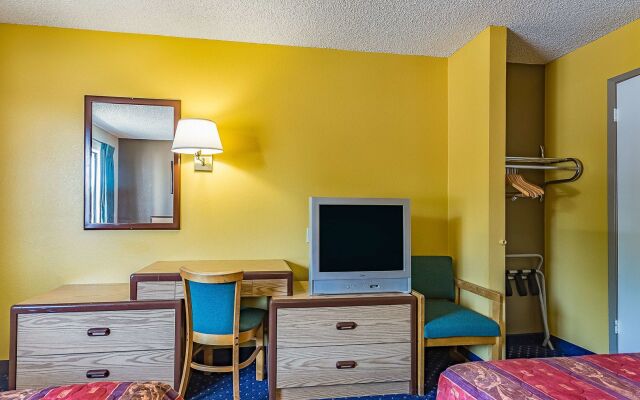 Motel 6 Fresno, CA - Yosemite Hwy