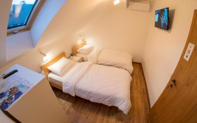 Petlov salaš rooms