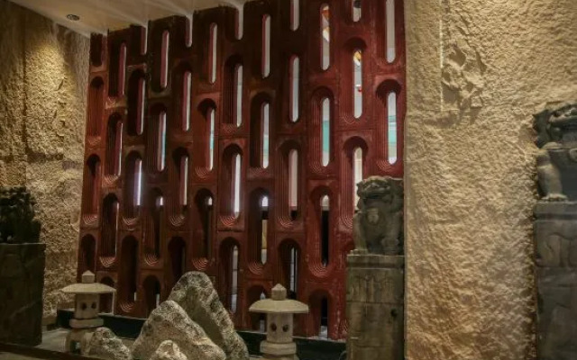 Xishui Yaroman City B&B Hotel