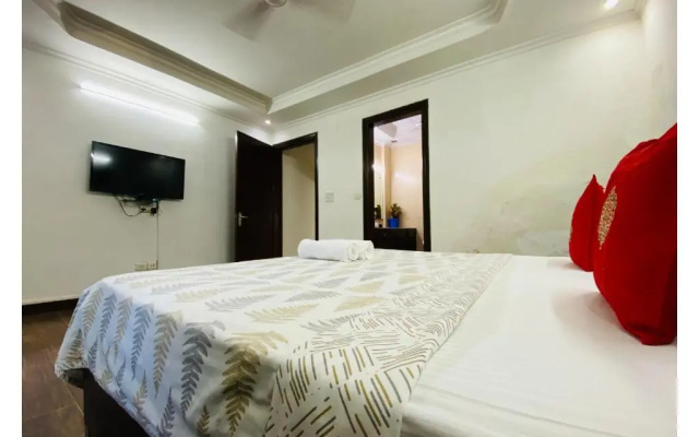 BluO Modern 1BHK - N Block Market Greater Kailash