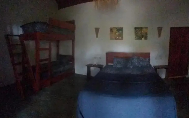 Kambuna Bungalow – Guest Rooms – Pemerihan