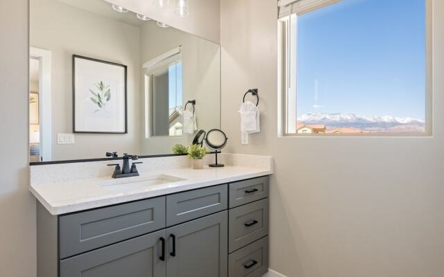 Zion's Paradise 6 Bedroom Townhouse