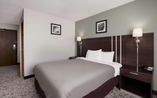 Quality Inn Hall of Fame