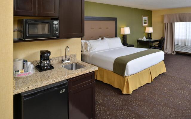 Holiday Inn Express Hotel & Suites Charlotte by IHG