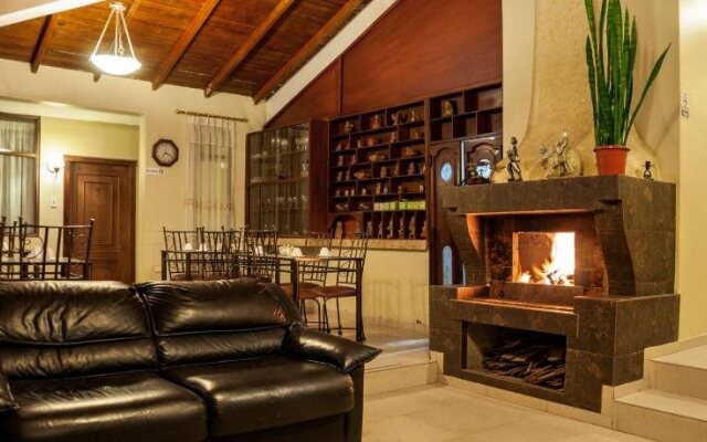 Hotel La Colina
