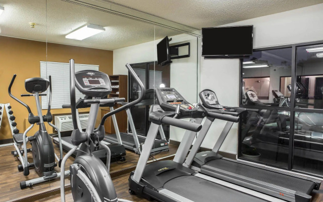 Comfort Suites - Near The Galleria