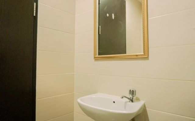Homey And Cozy Stay Studio Belmont Residence Puri Apartement