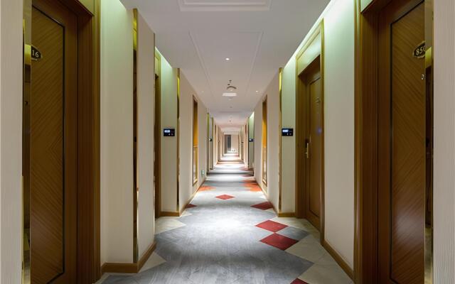 Borrman Hotel(Shanghai Hongqiao Railway Station National Exhibition Center Shop)