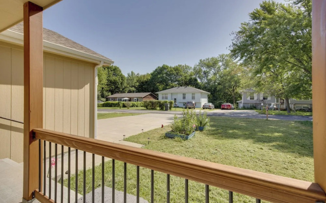 Family-friendly Lansing Home With Covered Balcony!