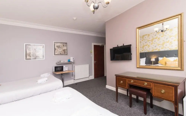 The Linden Leaf Rooms - Classy Studios