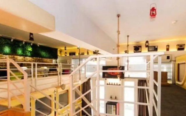 Hansha Capsule Theme Hotel