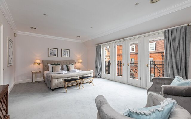 Stunning 6-bed House Near Harrods in Knightsbridge