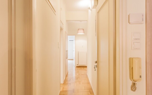 Entire floor Luxury aprtm in kolonaki