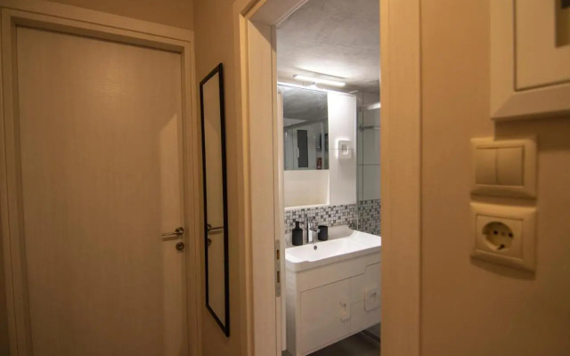 Luxury apartment 10’ from the center!