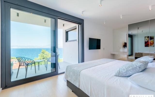 Vitae in Sutivan with 3 bedrooms and 3 bathrooms