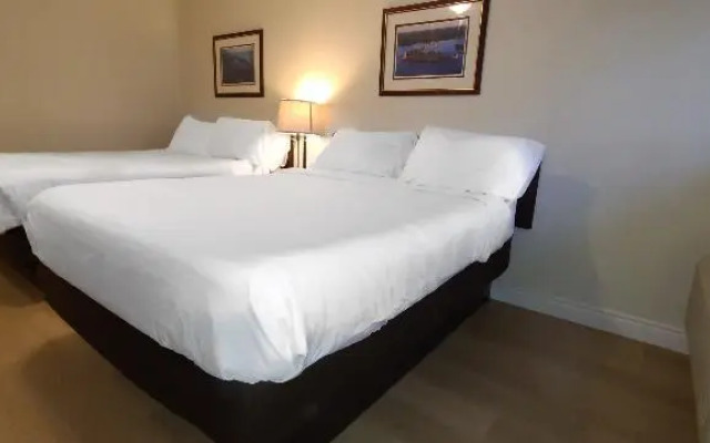 Riviera Inn and Suites 1000 Islands