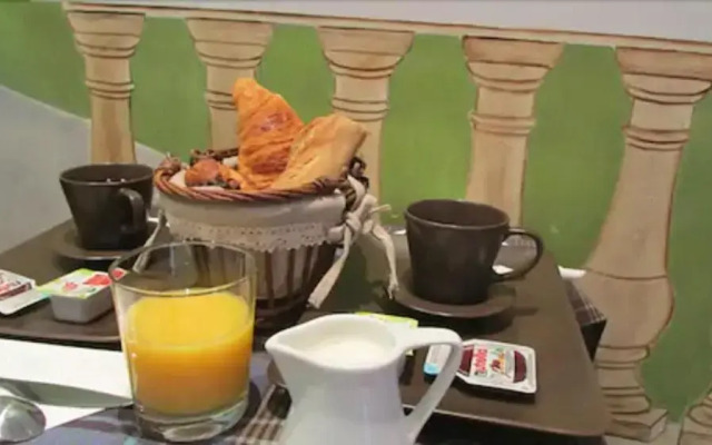 Hotel La Perle Montparnasse
