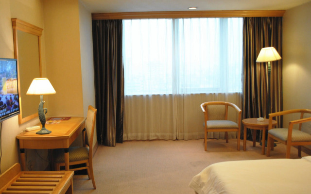 Guangzhou New Century Hotel